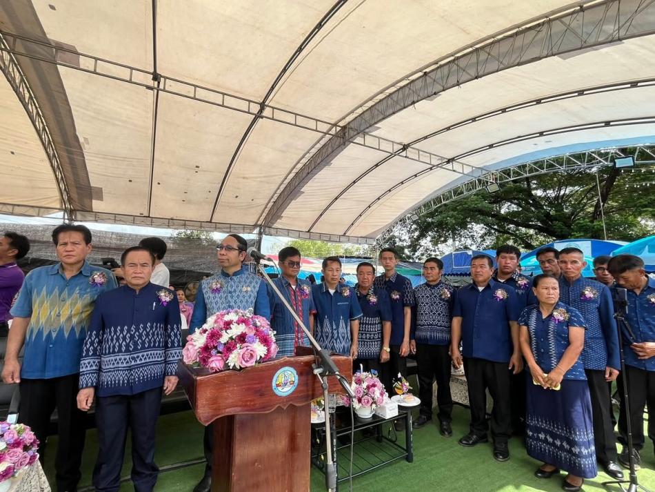 เมื่อวันที่ 6 กันยายน 2568 นายเสมอ จำรักษา นายกเทศมนตรีตำบลโพนแพง พร้อมด้วย นายสมเพรช ลาบัวใหญ่รองนายกเทศมนตรีตำบลโพนแพง ร่วมพิธีเปิด และร่วม สืบสานวัฒนธรรมประเพณีบุญเดือนสิบ แข่งเรือยาวไหลเรือไฟอำเภออากาศอำนวย จังหวัดสกลนคร ประจำปี 2568 ณ ริมน้ำยาม อำเภออากาศอำนวย