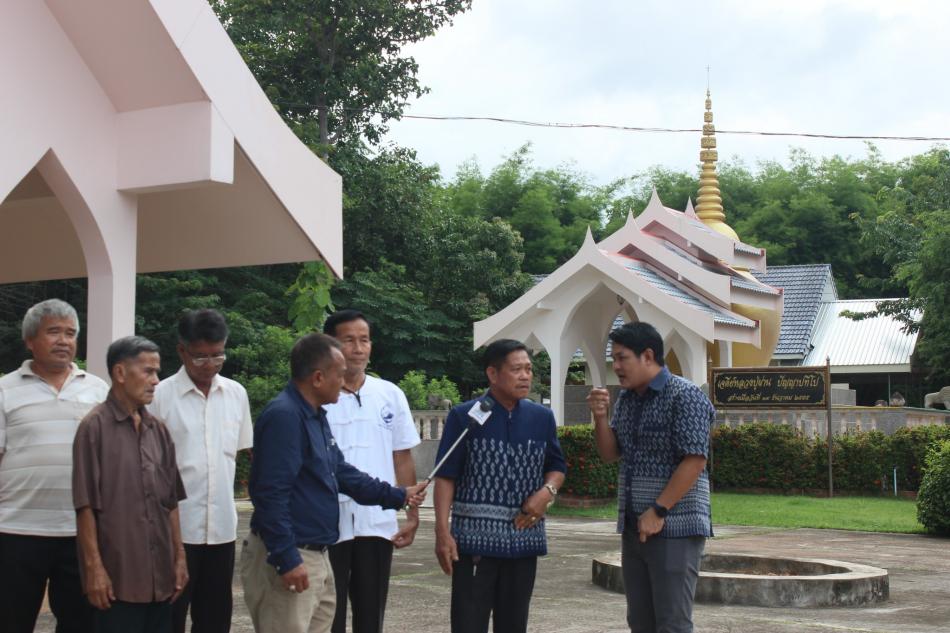 อบจ.สกลนคร เยี่ยมเยียนประชาชน  ตำบลโพนแพง โดยวิธีการไลน์สดผ่าน Facebook  เพื่อประชาสัมพันธ์ข้อมูลเกี่ยวกับเมืองแห่ง 3 ธรรม สินค้า OTOP ผลิตภัณฑ์หนึ่งตำบล และสถานที่ท่องเที่ยว และความเดือดร้อนของประชาชนภายในตำบลโพนแพง