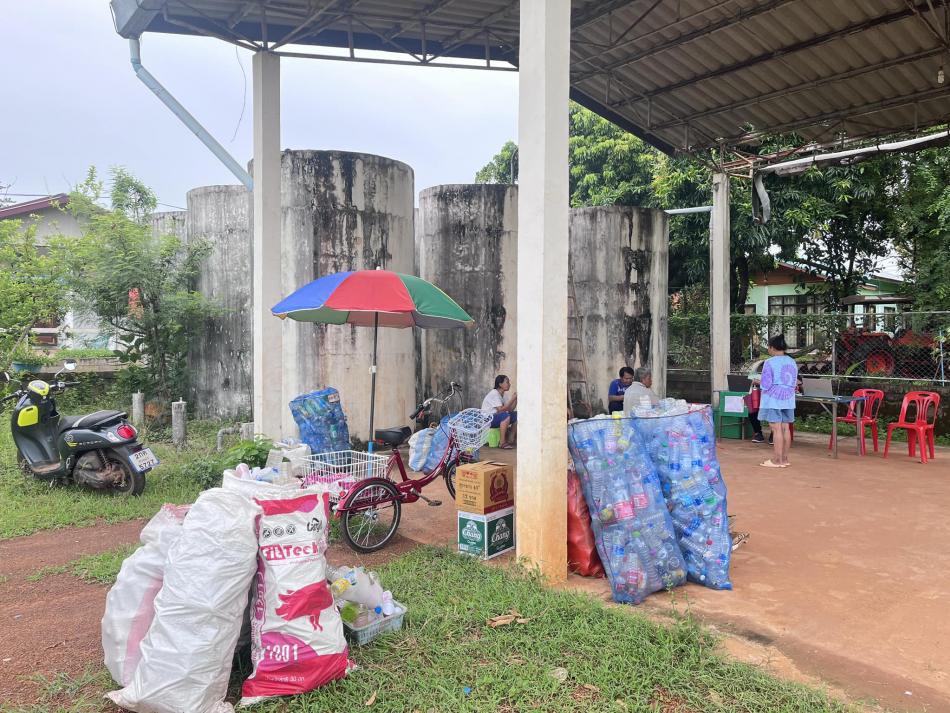 ขออนุญาตประชาสัมพันธ์การออกให้บริการรับซื้อขยะ ประจำเดือนพฤษภาคม 2567 โดยนำขยะออกมาจำหน่าย และประชาสัมพันธ์ให้ผู้ที่เข้าร่วมโครงการที่มียอดเงินในบัญชีต่ำกว่า 100 บาท ให้นำเงินสดมาฝากเข้าบัญชีเพื่อไม่ให้เสียสิทธิ์ในการรับเงินฌาปนกิจ ในวัน เวลา สถานที่ ที่กำหนด ตามตารางที่ส่งมาพร้อมนี้