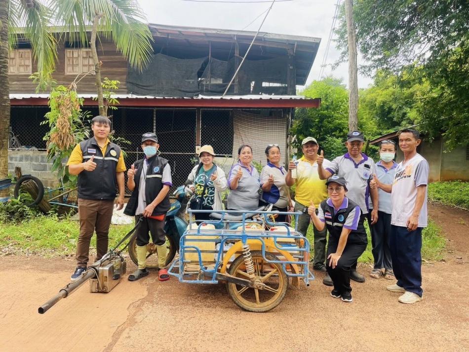 เมื่อวันที่ 13 สิงหาคม 2568 นายเสมอ จำรักษา นายกเทศมนตรีตำบลโพนแพง มอบหมายให้งานสาธารณสุข เทศบาลตำบลโพนแพง ร่วมกับโรงพยาบาลส่งเสริมสุขภาพตำบลบ้านกลาง และอาสาสมัครสาธารณสุขประจำหมู่บ้าน ดำเนินการจัดกิจกรรม พ่นหมอกควัน และทำลายแหล่งเพาะพันธุ์ยุงลาย เพื่อป้องกันโรคไข้เลือดออก ประจำปีงบประมาณ 2568 ณ บ้านคึม ม.10